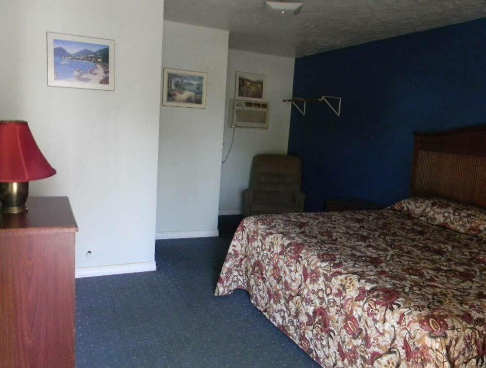 Little Shamrock Motel เมอร์ฟรีสโบโร ภายนอก รูปภาพ