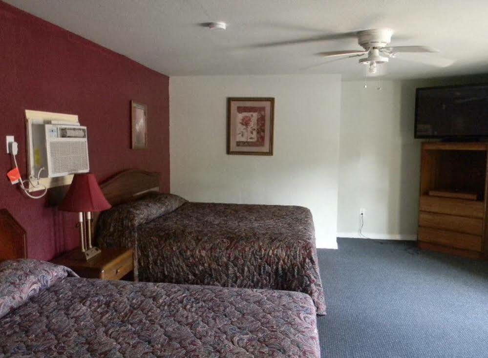 Little Shamrock Motel เมอร์ฟรีสโบโร ภายนอก รูปภาพ