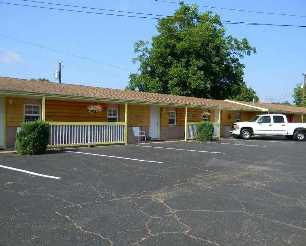 Little Shamrock Motel เมอร์ฟรีสโบโร ภายนอก รูปภาพ
